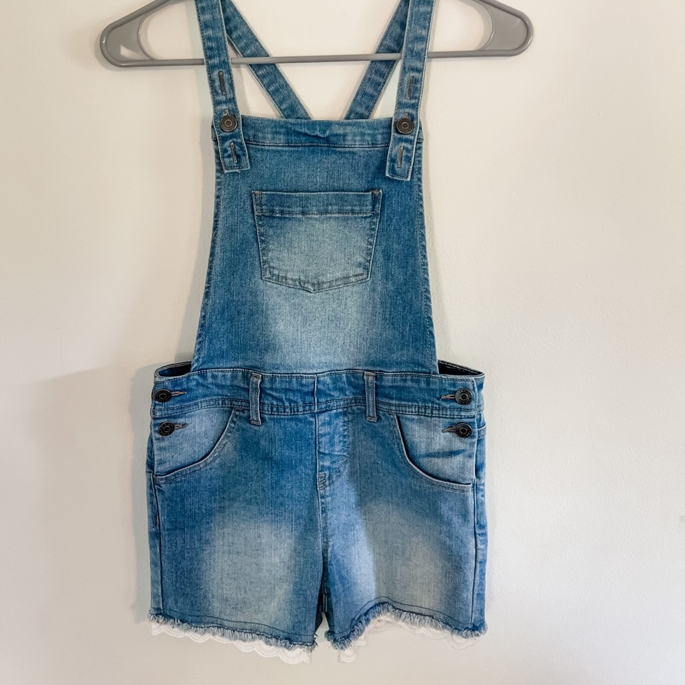 Cat & Jack Girls Denim Short Overalls ~ Size Medium